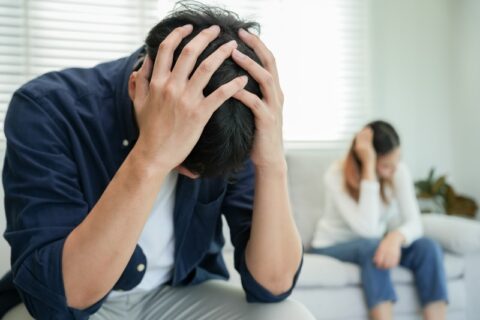 Couple in Distress, Signifying Rushed Divorce in Tucson, AZ & Pima County